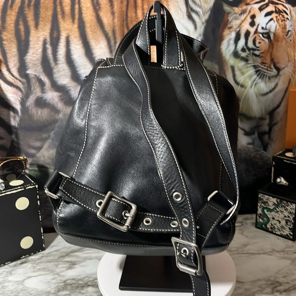 COACH BLACK LEATHER BACKPACK IN EUC - Picture 6 of 17